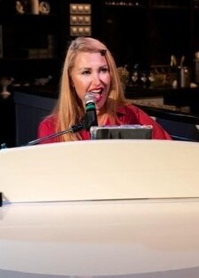 Елена Сафонова
