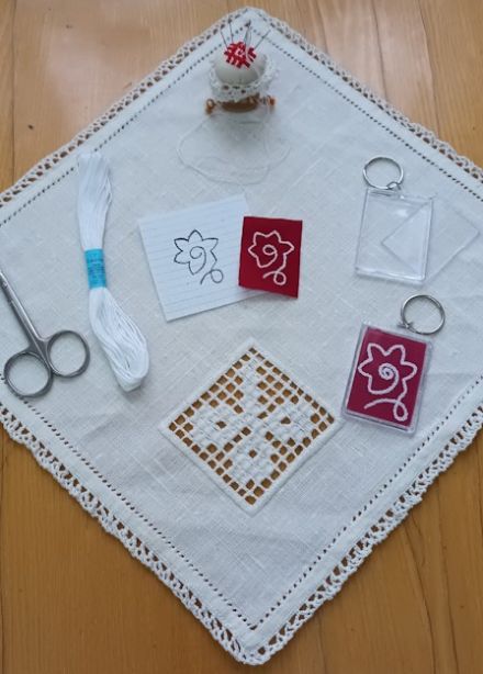 Брелок с вышивкой "Тамбурный шов". Мастер-класс