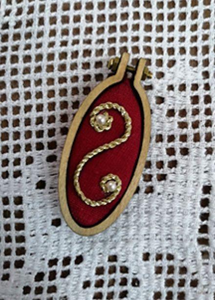 Брошь в технике золотного шитья. Мастер-класс