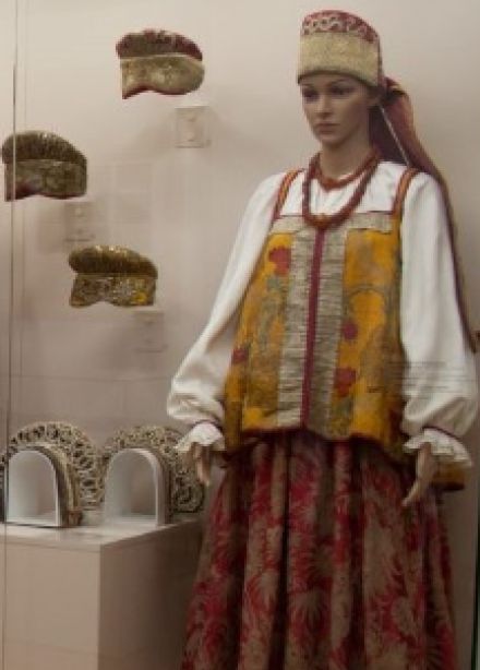 Традиционный костюм Сольвычегодского уезда XIX – начала XX веков. Посещение экспозиции