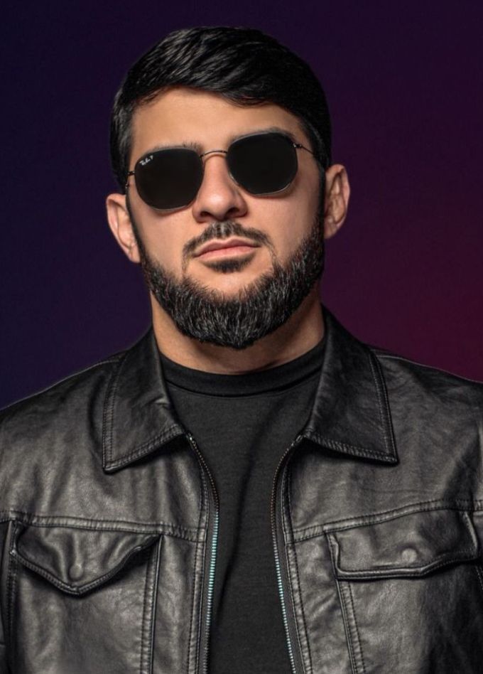 Ислам Итляшев