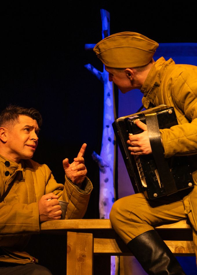 И память нам покоя не дает