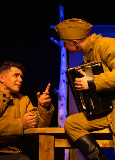 И память нам покоя не дает