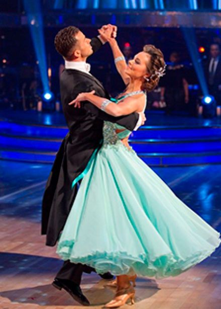 Танцуем вальс выпускников. Мастер-класс